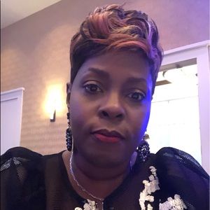 Meet your Posher, Angela